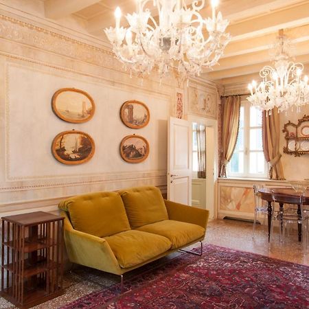 Explore Venice From A Sophisticated Hideaway In San Polo エクステリア 写真