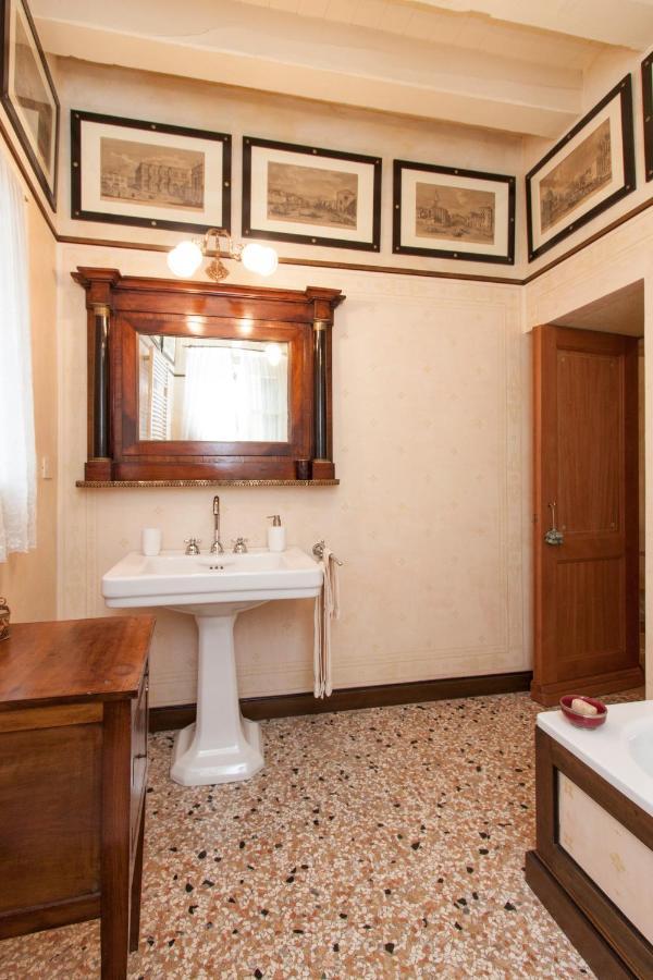 Explore Venice From A Sophisticated Hideaway In San Polo エクステリア 写真