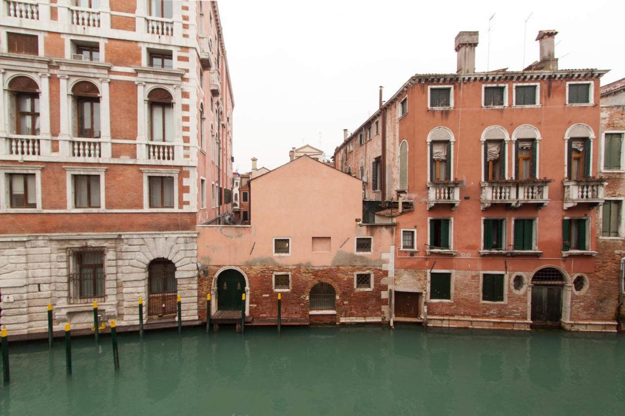 Explore Venice From A Sophisticated Hideaway In San Polo エクステリア 写真