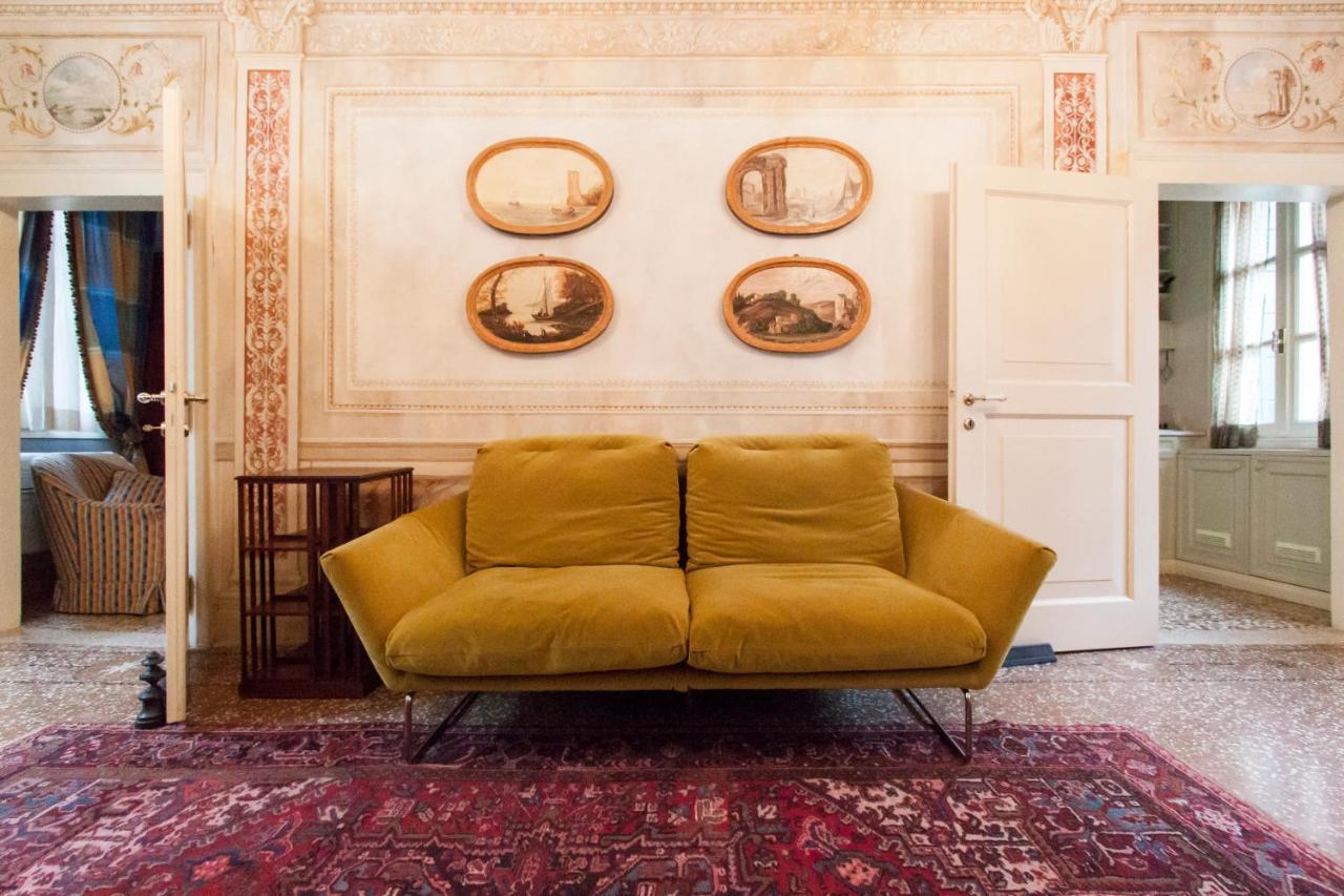 Explore Venice From A Sophisticated Hideaway In San Polo エクステリア 写真
