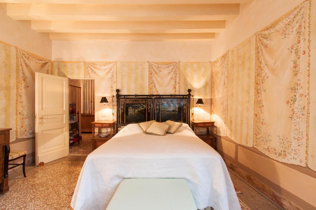 Explore Venice From A Sophisticated Hideaway In San Polo エクステリア 写真