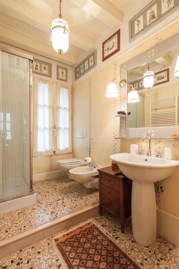 Explore Venice From A Sophisticated Hideaway In San Polo エクステリア 写真