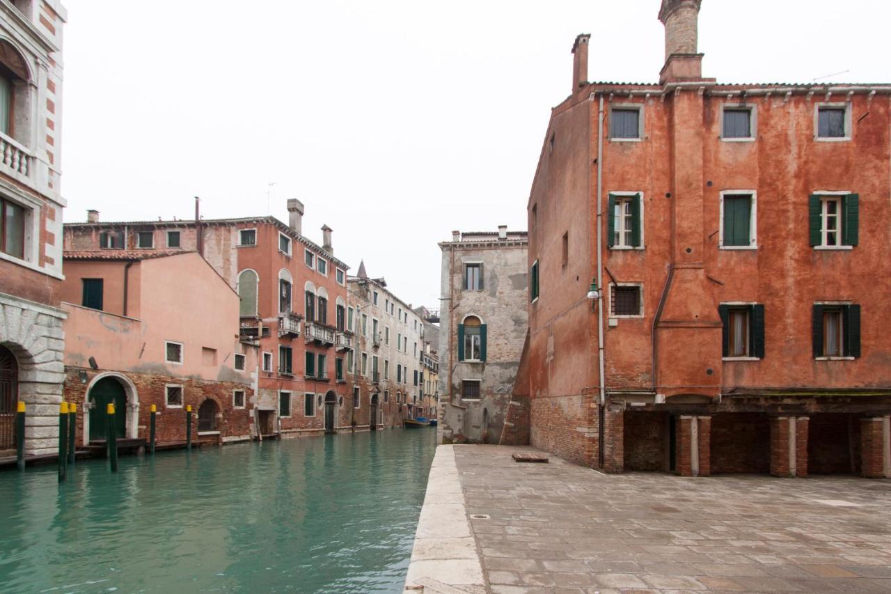 Explore Venice From A Sophisticated Hideaway In San Polo エクステリア 写真