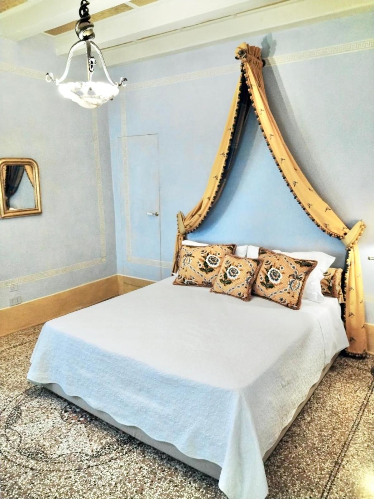 Explore Venice From A Sophisticated Hideaway In San Polo エクステリア 写真